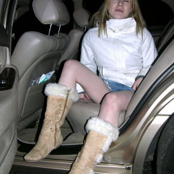 Dream Girl Niki in My First Dogging (Photo 3) Dream Girl Niki in 'Killergram' My First Dogging (Thumbnail 3)