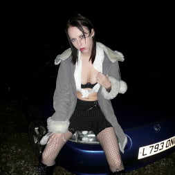 Emily X en 'Killergram' La dominatrix dogging (Miniatura 1)