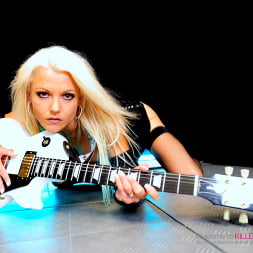 Mia Fortune in 'Killergram' A Super Hot Rock Slut (Thumbnail 2)