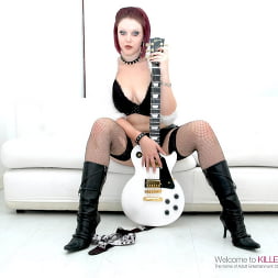 Shay Hendrix in 'Killergram' Slammed For Real (Thumbnail 7)